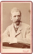 Italienischer Mann zu