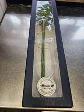 Grüne Bewässerungskugel aus