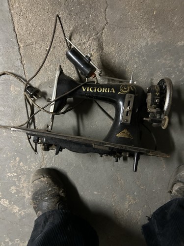 Alte nähmaschine viktoria - alte, nähmaschine,
