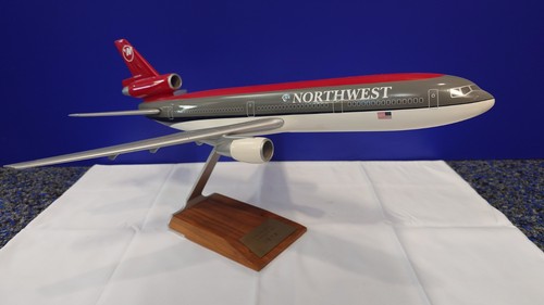 Dc10 100 northwest - dc10-30,