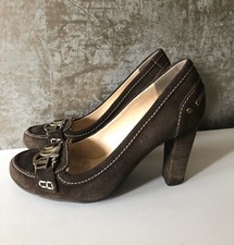 GUESS Pumps High Heels Gr. 37 Wildleder Echtleder Braun Logo NP 175€ Absatz