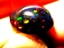 Opale : Äthiopischer Black Fire  Opal- Pin Fire, Cab.  3,3 ct.  ( 401 )