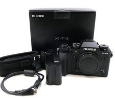 FUJIFILM X-T4 26,1 MP GEHÄUSE, 12.185 AUSLÖSUNGEN, MIT LEICHTEN GEBRAUCHSSPUREN