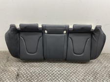 Sitzfläche (2. Reihe)