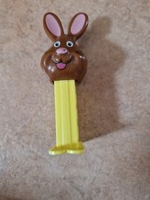 PEZ Spender Kleinerer Spender Hase gelb braun Bonbonspender PEZ-Spender