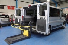 ROLLSTUHLLIFT oder LADELIFT