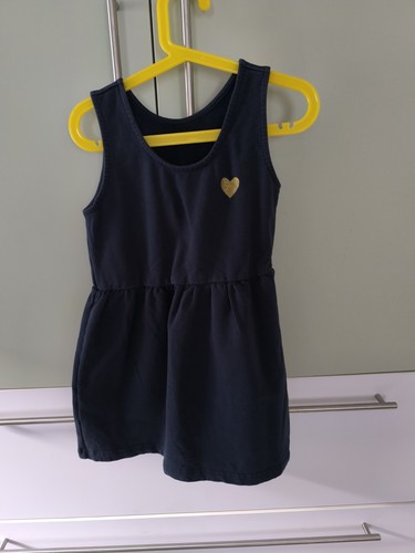 Dunkelblaues kleid mit - dunkelblaues,
