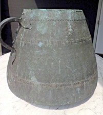 Sehhr alter Kupferkanne aus