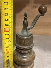 Mühle aus Holz für Salz