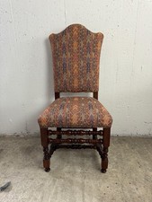 Barocker Einzelstuhl mit gedrechselten Beinen & orientalischem Stoffbezug 