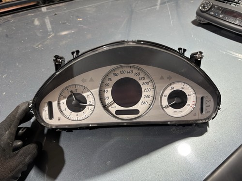 Mercedes benz w211 - w211, tacho