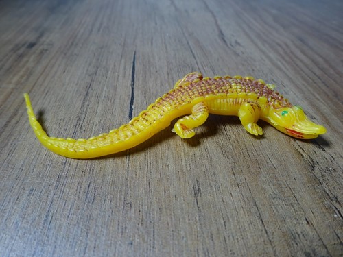 Vintage spielfigur krokodil - vintage,