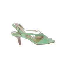 Lola Ramona, Sandaletten