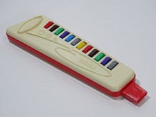 DDR-Spielzeug Weltmeister "Triola" Kinder-Musikinstrument Blasinstrument