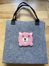 Schöne Tasche mit Gefilztem