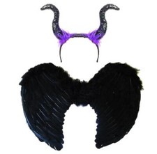 Schwarze Hörner und Flügel