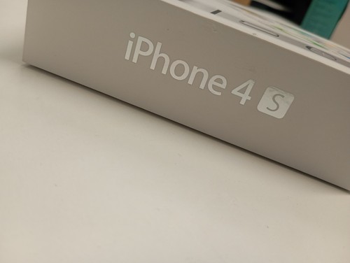Iphone white 8gb a1387 - 4s,