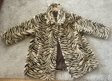 Kuscheliger Kunstfellmantel -