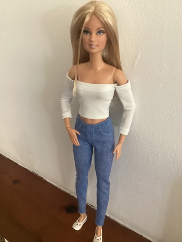 Barbie basics 002 - basics, 11-002