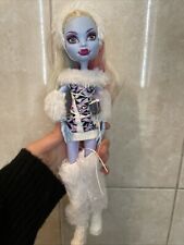 Monster High Abbey Bominable Basic Schools Out Signature Doll Wave 2 Complete