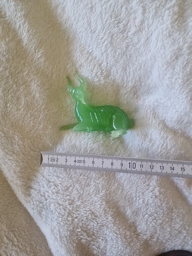 Hübsche ziege aus jadeglas - hübsche,