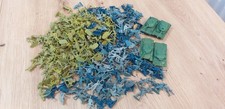 Konvolut 330 Plastik Soldaten 2,5-3cm, 4 Panzer. Verschiedene Farben.