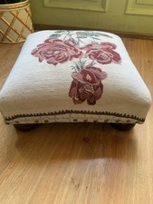 Schöne Schemel Hocker Fußhocker Holz Vintage Shabby Stickerei Barock Stil