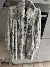 Extravaganter Mantel von