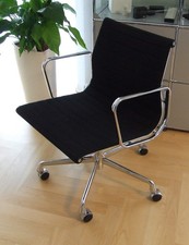 Vitra Aluminium Chair EA 117 Hopsak schwarz (nero) verchromt