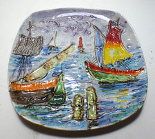 Wandteller mit Segelboot Motiv