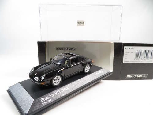 Minichamps 430063065 - 1:43,