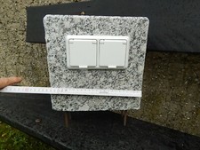 Gartensteckdose Granit Stele