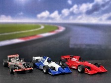 3x Formel 1 Modellautos 1:43 – JoyCity, Vodafone Carerra GO