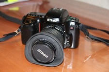 NIKON F50 Analoge Spiegelreflexkamera + Objektiv Nikon Nikkor AF 35-80mm , 4-5,6