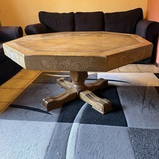 Massiver achteckiger