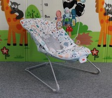 Fisher Price tragbare Basis Wippe, mit beruhigenden Vibrationen, Babyspielzeug