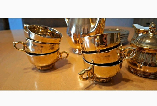Goldfarbenes geschirr - goldfarbenes,