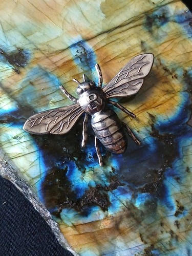 Brosche biene greifen kunst - biene,