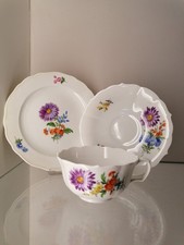 Meissen Teetasse UT Teller = Tee Gedeck 3 - teilig Bunte Blume III