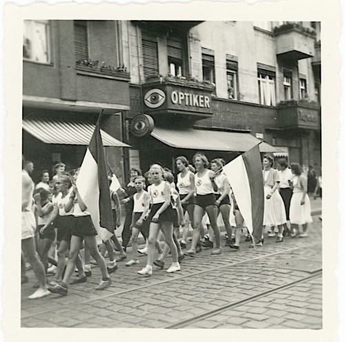 Junge niedliche mädchen - junge,