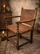 Antiker Armlehnstuhl mit