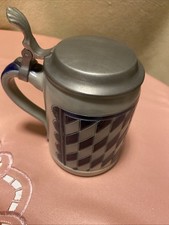 Bierkrug mit Zinndeckel