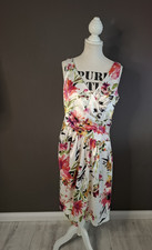 Leichtes Blumen-Sommerkleid