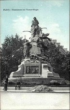 Paris France CPA ~1914-18 Partie am Monument de Victor Hugo Denkmal ungelaufen