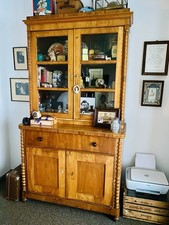 Antiker Sekretär mit Vitrine