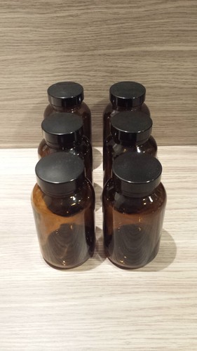 Sechs kleine braune gläser - sechs,