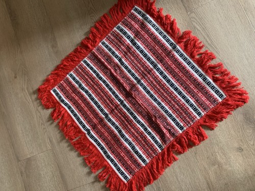 Mitteldecke rot weiß - mitteldecke,