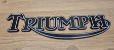 Triumph Schriftzug in 3D Optik