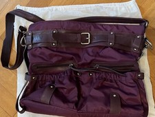 Handtasche violett von Nurage mit vielen Taschen 