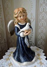 Goebel Figur Engel mit Taube /